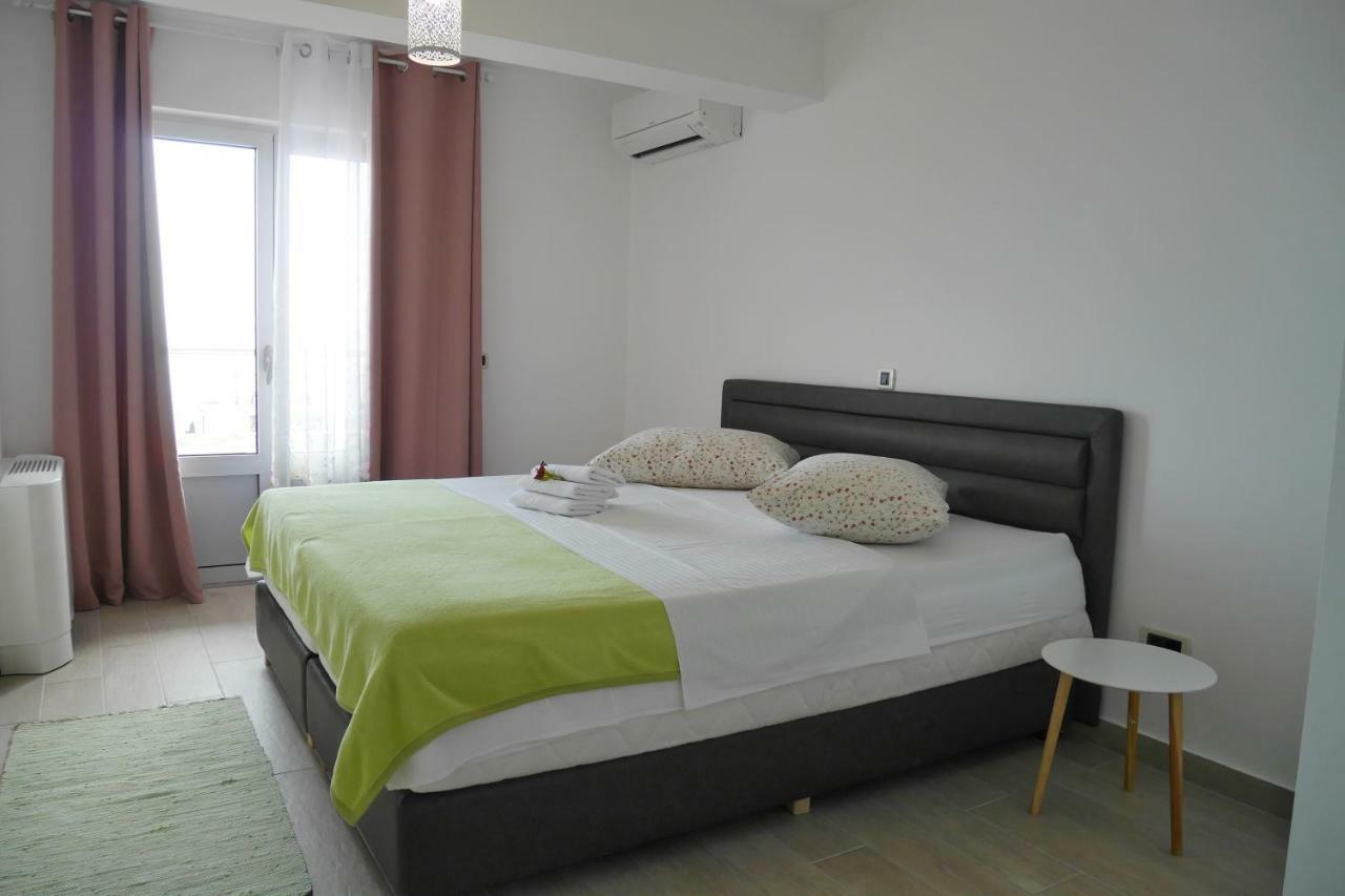 Apartments Mario Migros Makarska Habitación foto